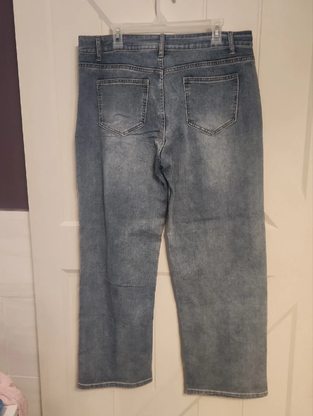 EmmioClassic mid-to-high rise cut with an iconic acid-washed Jean